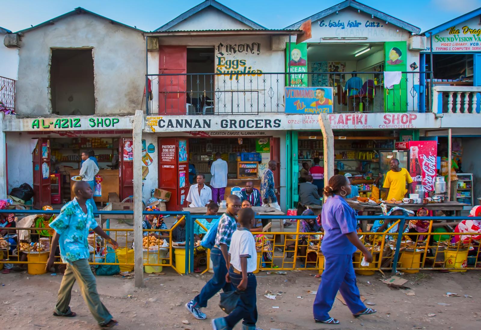 Small shops. Merchants in Africa. The city of Mombasa. Trading pavelen. 